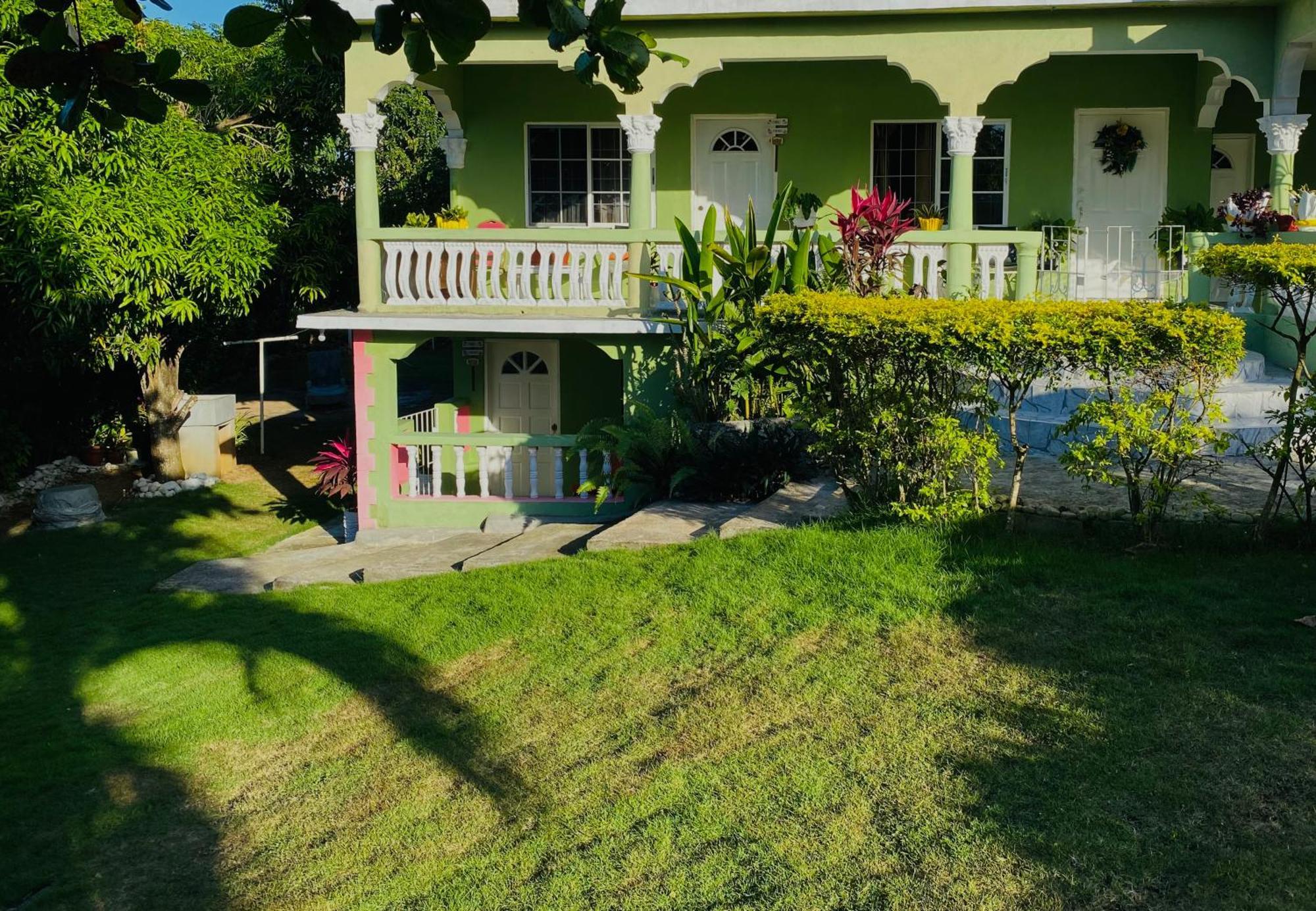Cindy'S Garden Stay Ocho Rios Zewnętrze zdjęcie