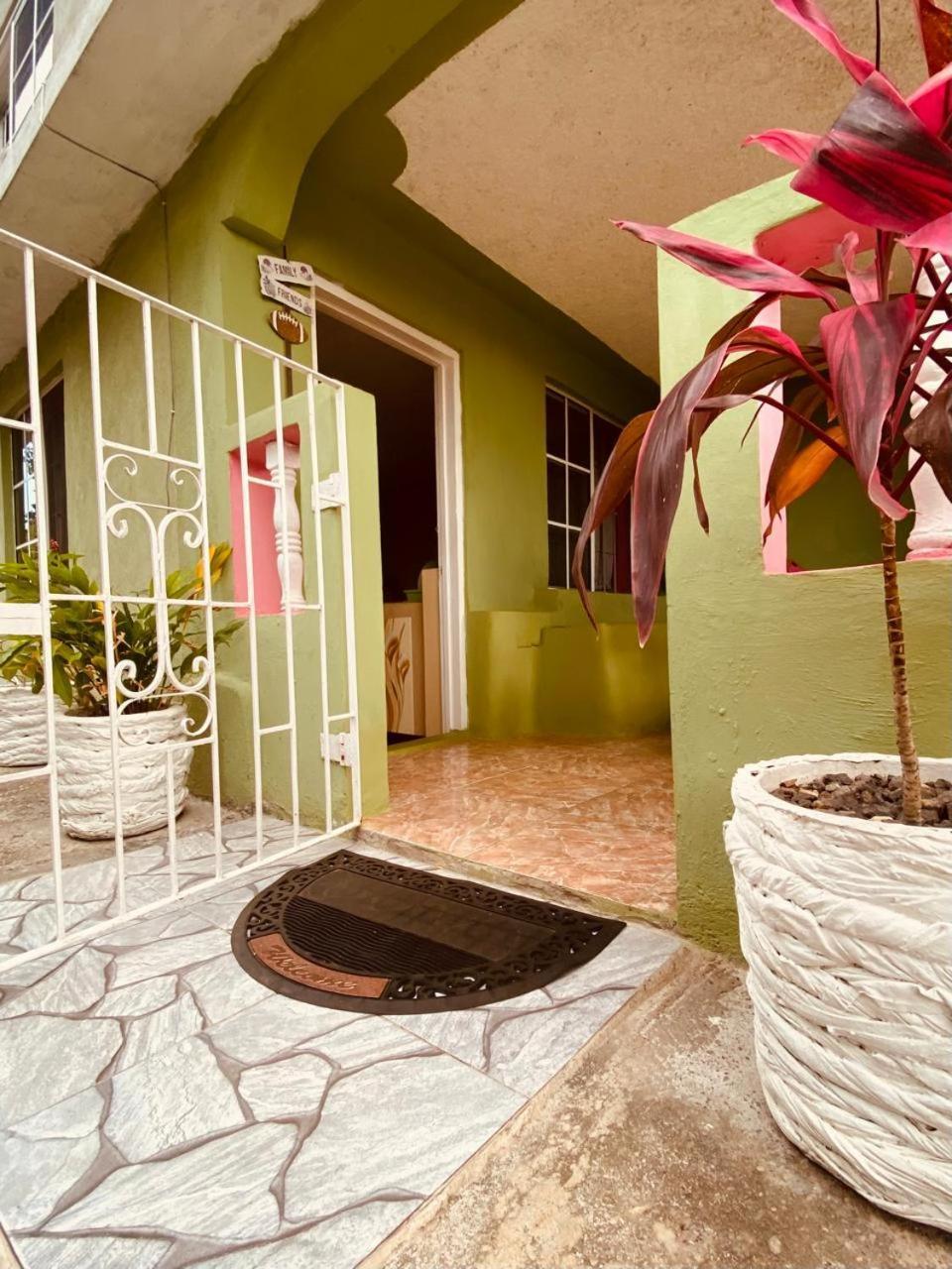 Cindy'S Garden Stay Ocho Rios Zewnętrze zdjęcie
